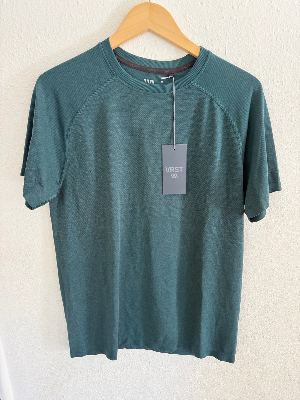 Mens VRST Men's Circuit Seamless Short Sleeve Top size L